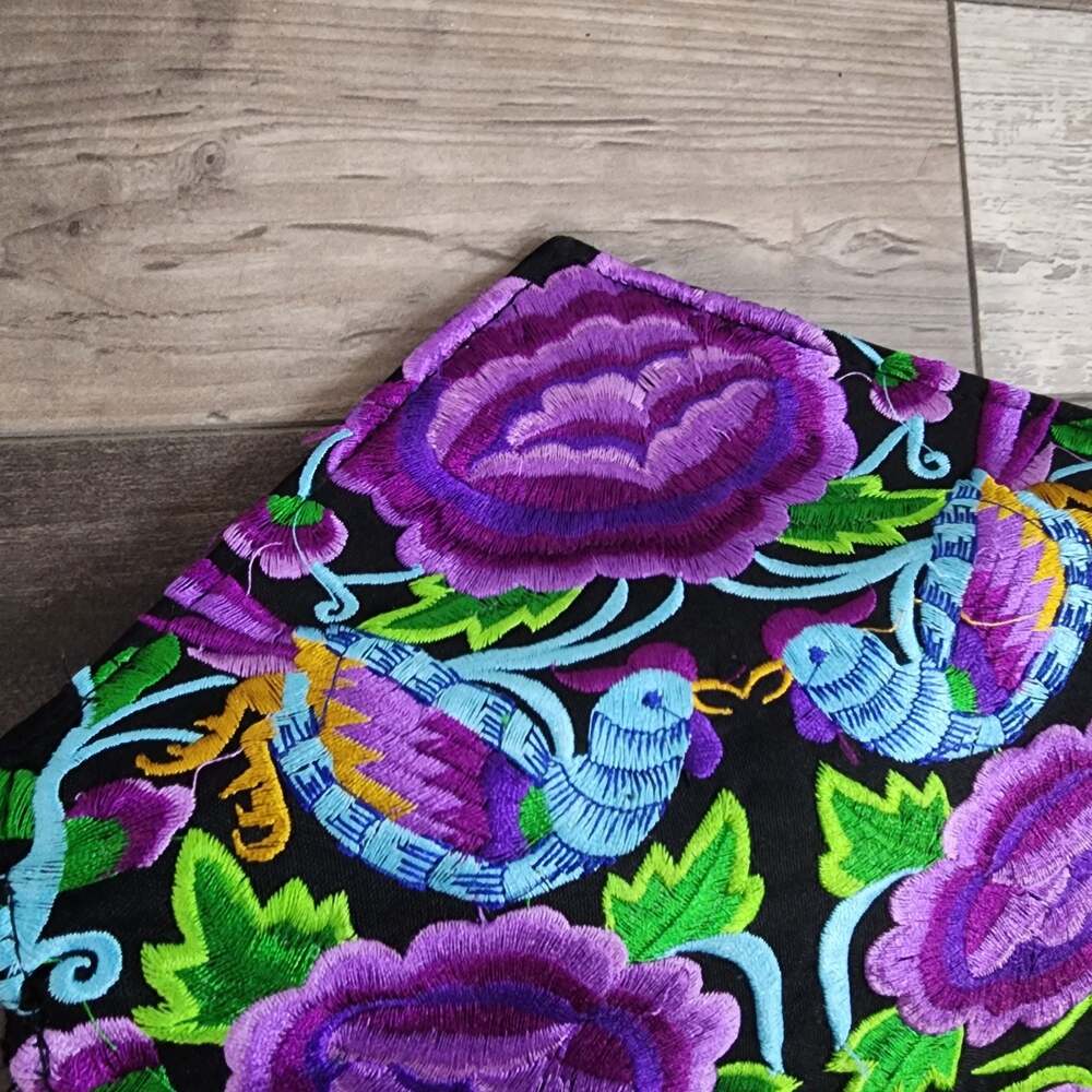 Boho Floral and Bird Embroidered Wristlet Clutch Bag ***Some loose strings*** - Picture 7 of 12